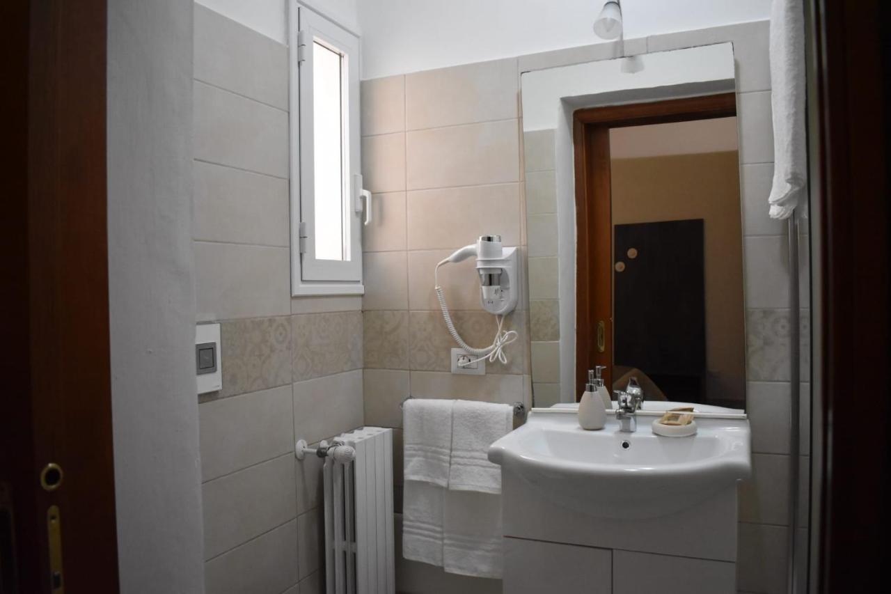 Samele Bed And Breakfast Lecce Bagian luar foto