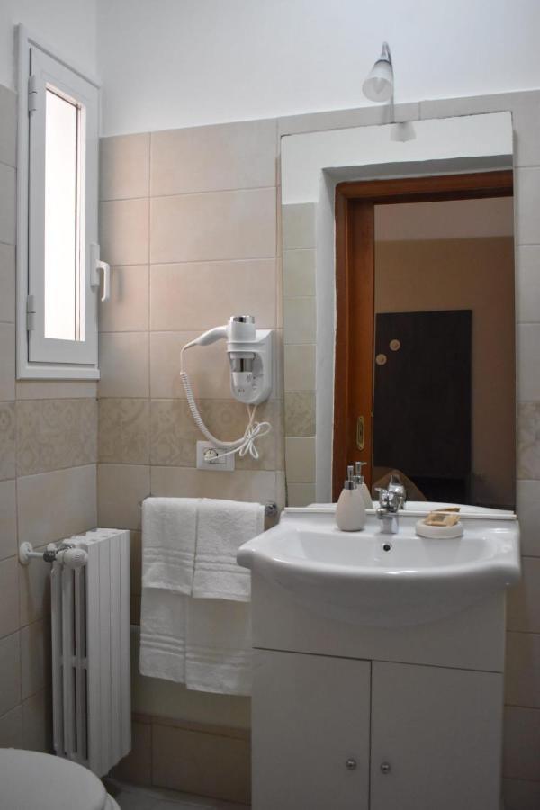 Samele Bed And Breakfast Lecce Bagian luar foto