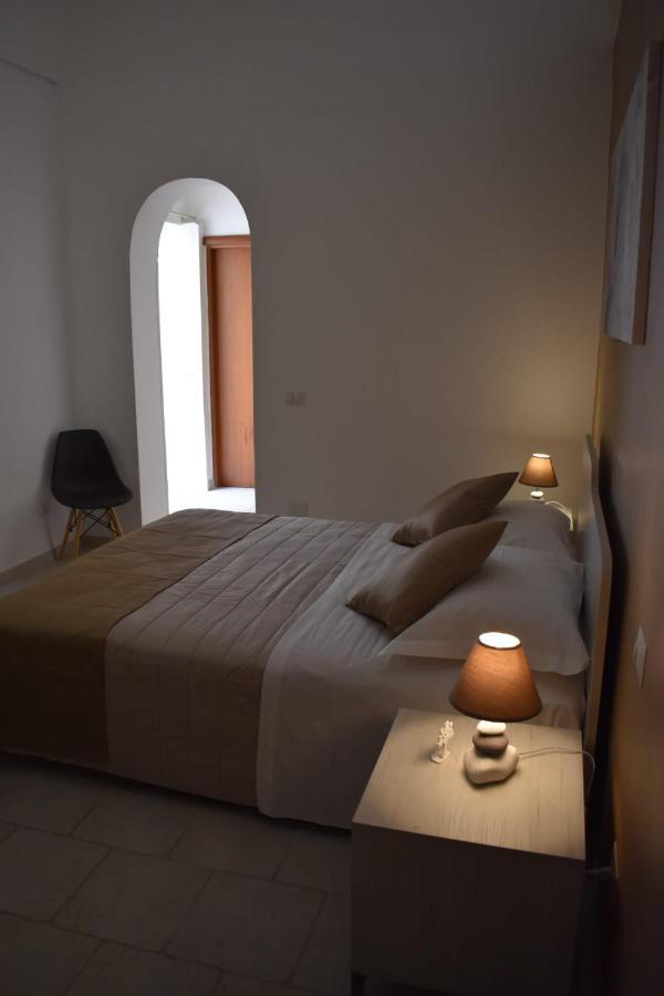 Samele Bed And Breakfast Lecce Bagian luar foto