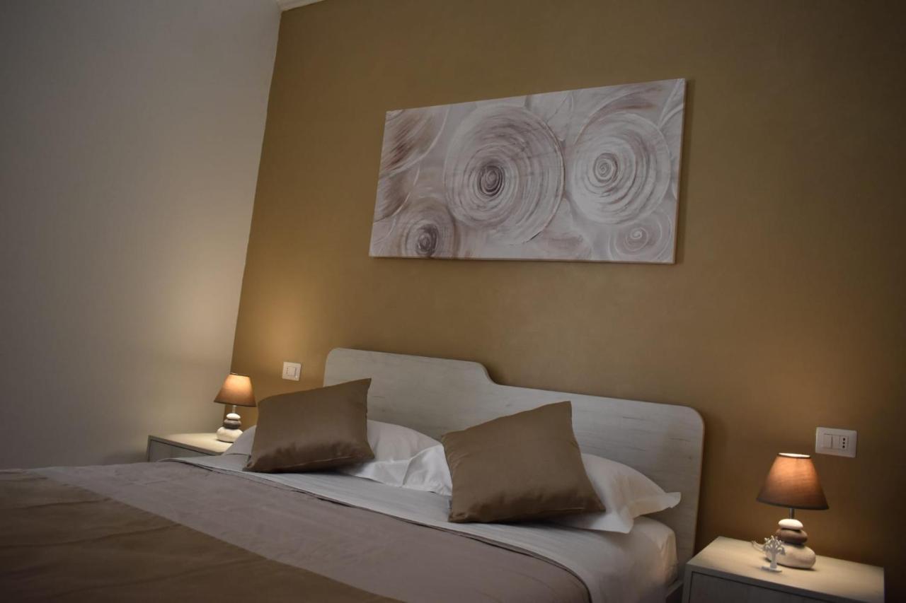 Samele Bed And Breakfast Lecce Bagian luar foto