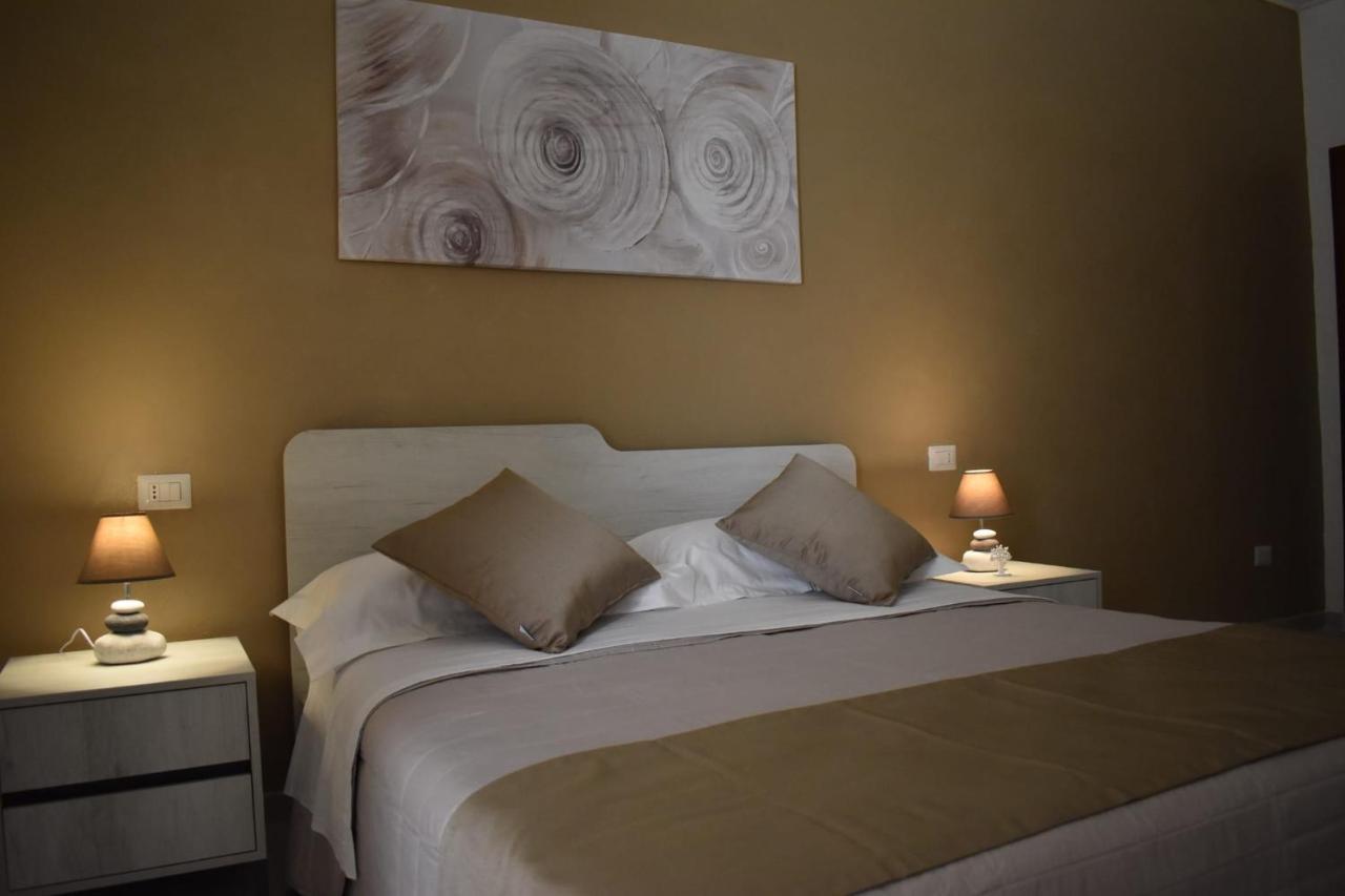 Samele Bed And Breakfast Lecce Bagian luar foto