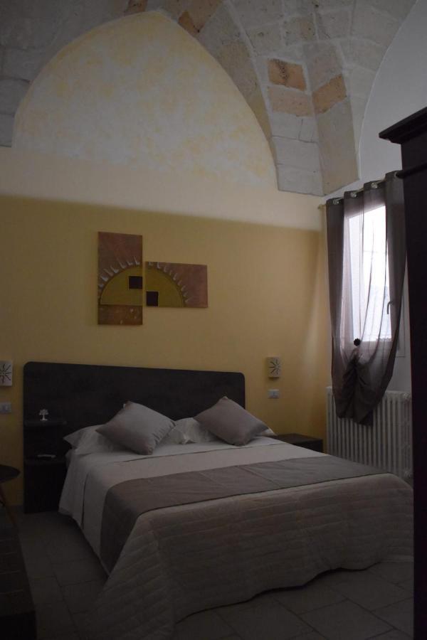 Samele Bed And Breakfast Lecce Bagian luar foto