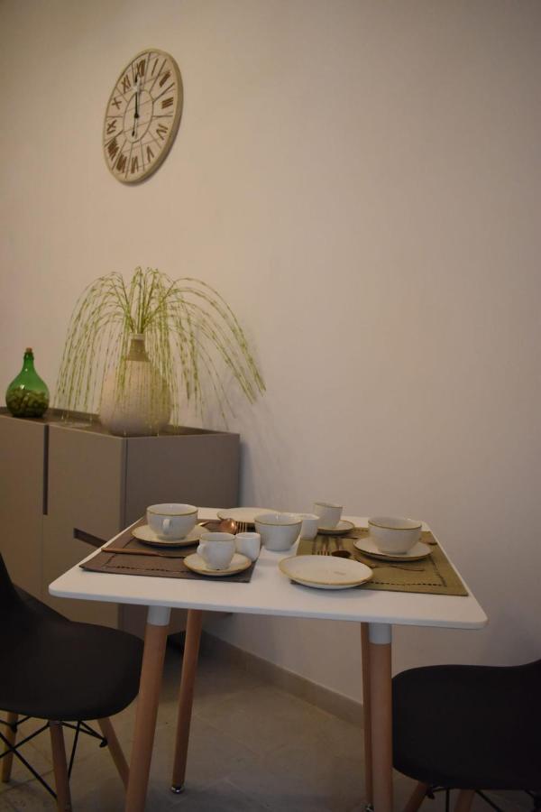 Samele Bed And Breakfast Lecce Bagian luar foto