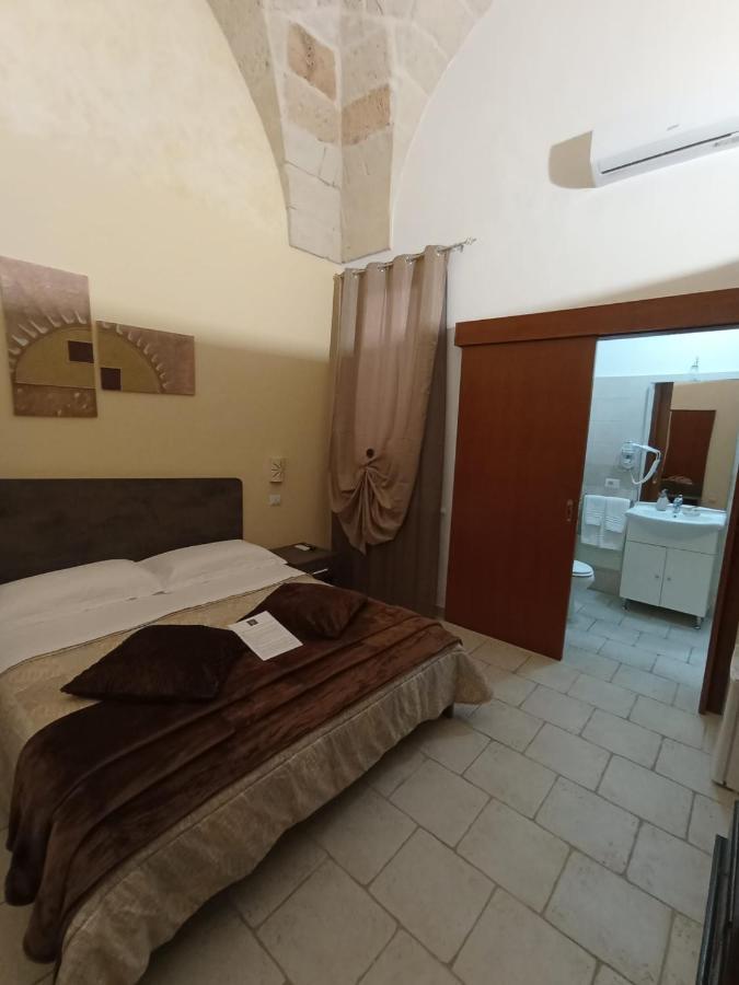 Samele Bed And Breakfast Lecce Bagian luar foto
