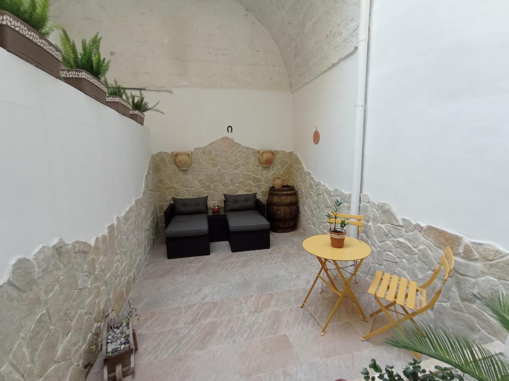 Samele Bed And Breakfast Lecce Bagian luar foto