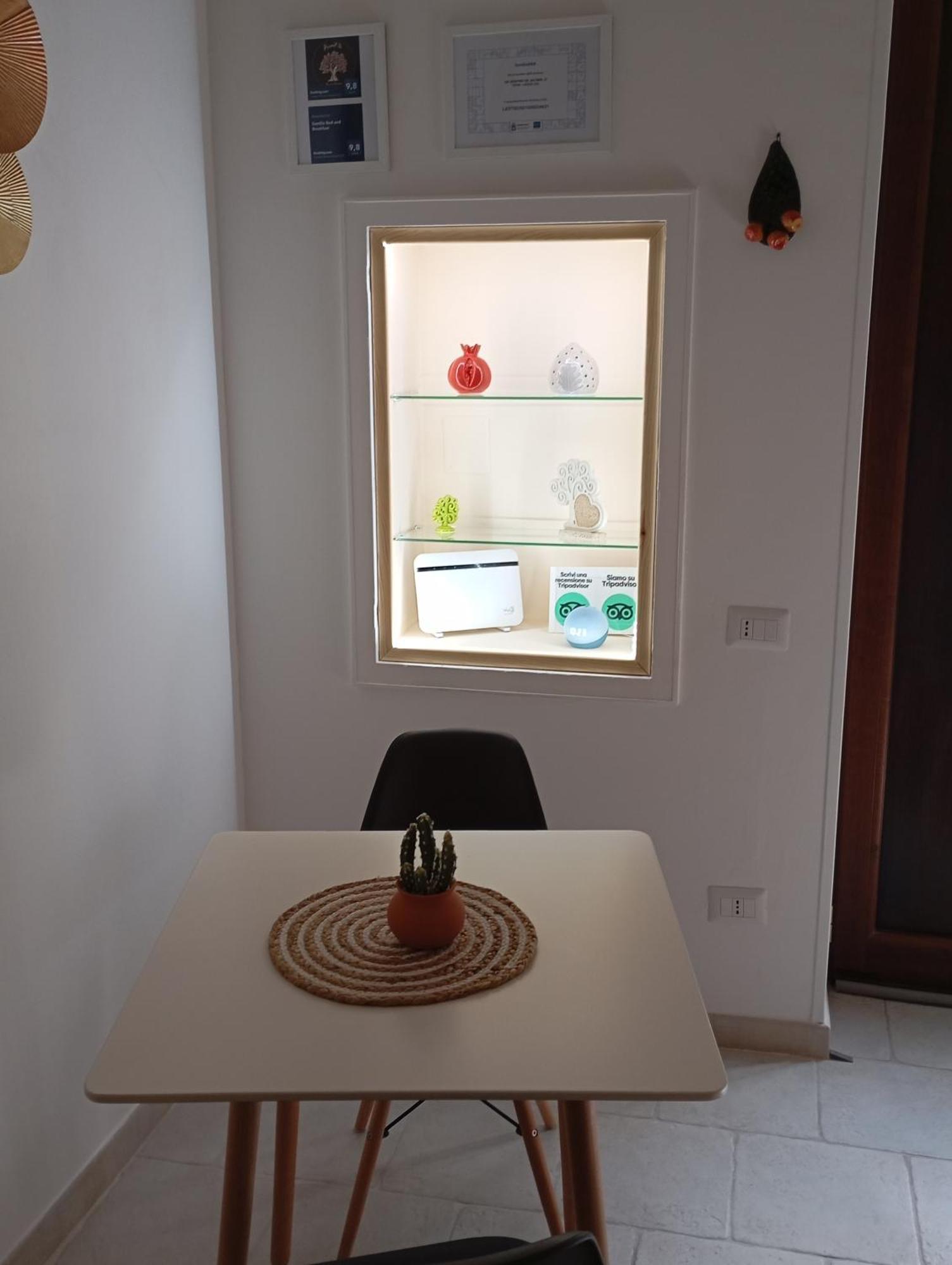 Samele Bed And Breakfast Lecce Bagian luar foto
